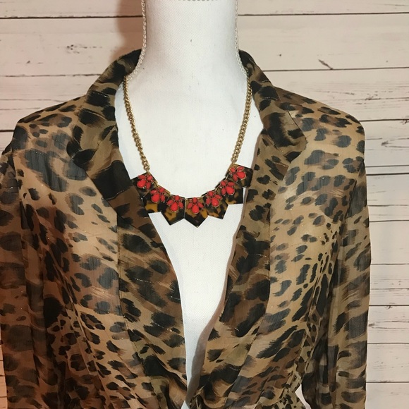 🌹Just in - Forever 21 Leopard print top, L - Picture 5 of 8